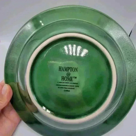 Set of 2 Christmas Berries by HAMPTON FORGE HOME Collectible Rim Soup Bowl - Picture 2 of 7